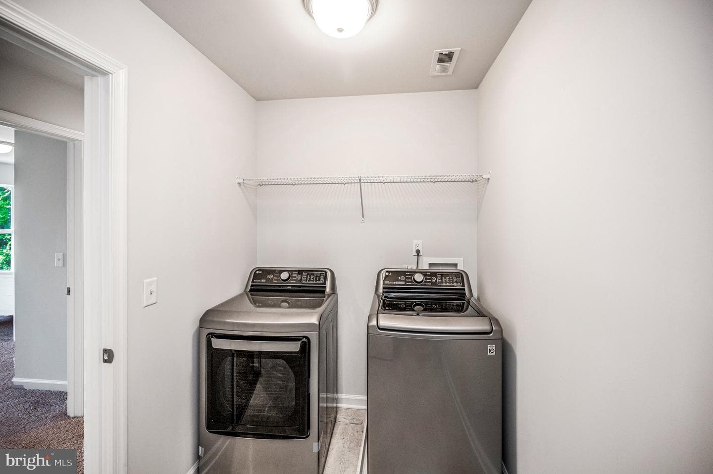 121 Forbes St photo 24