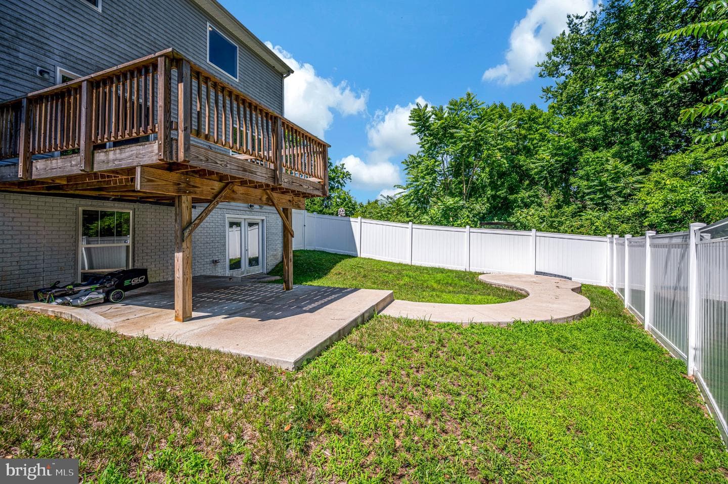 121 Forbes St photo 32