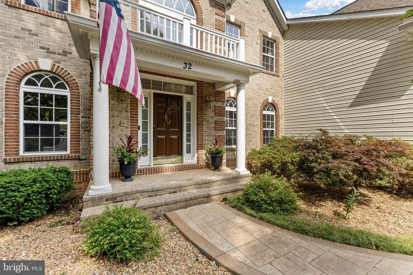 32 Mills Hollow Drive photo 2