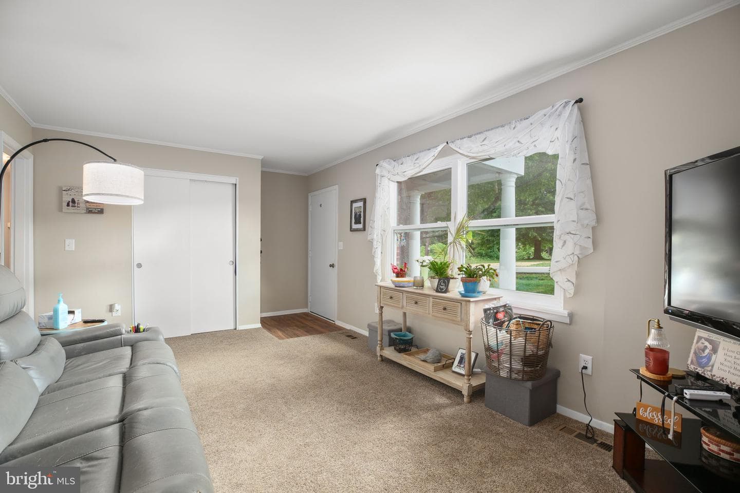 573 Melchers Drive photo 4
