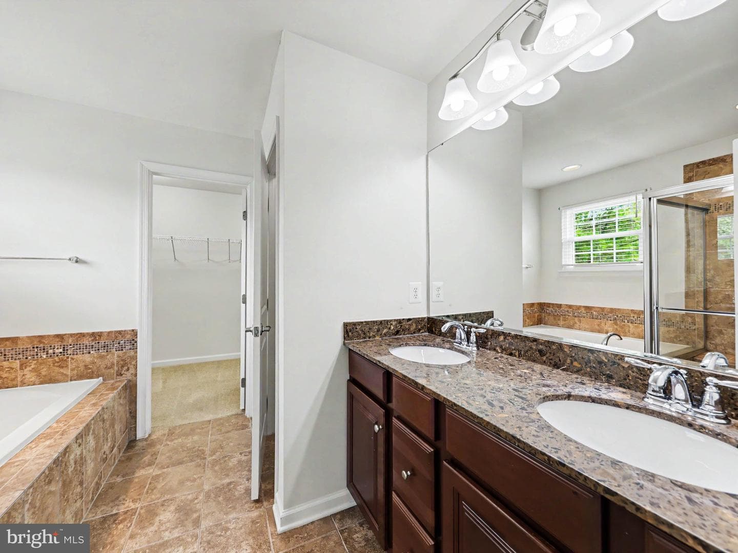 5 Taylors Hill Way photo 40