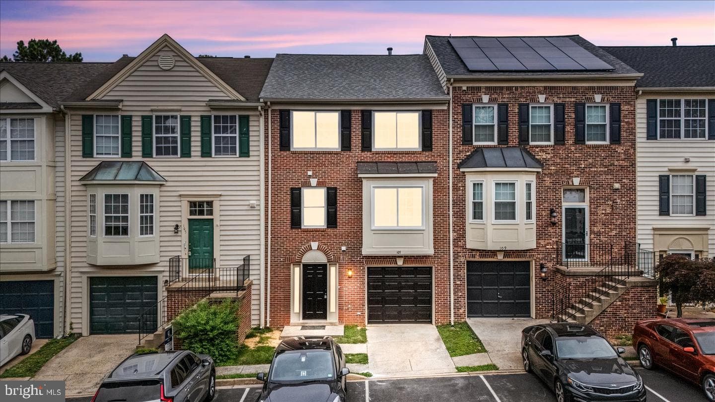 107 W Park Dr, Stafford