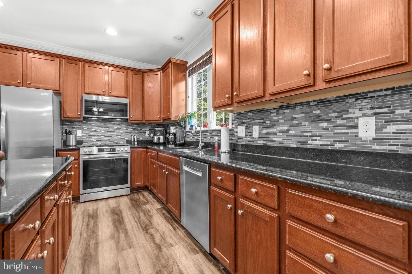 90 Maplewood Drive photo 13