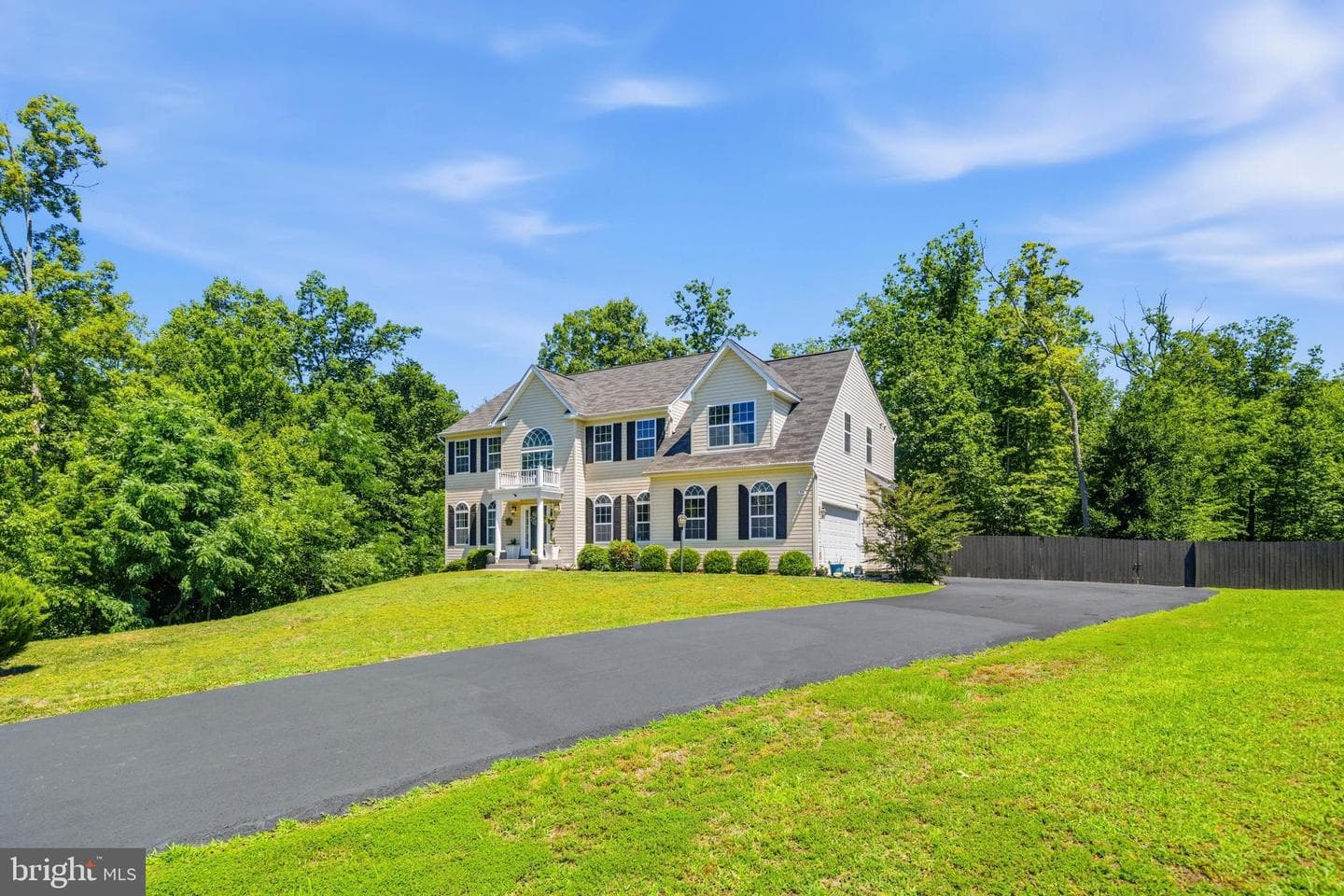 90 Maplewood Drive photo 3