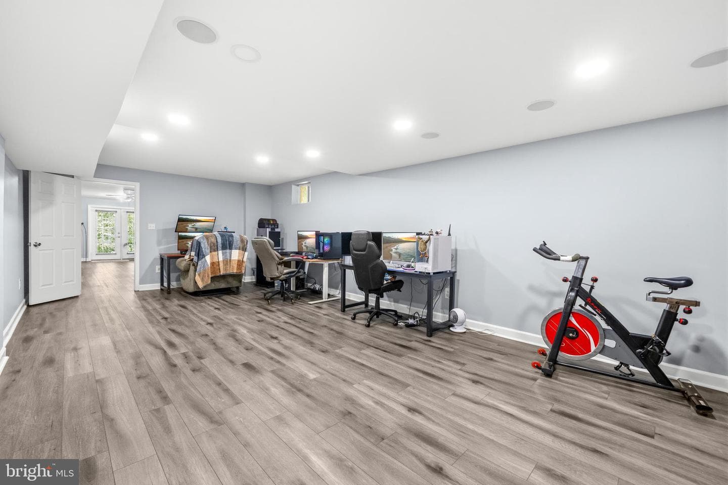 90 Maplewood Drive photo 49