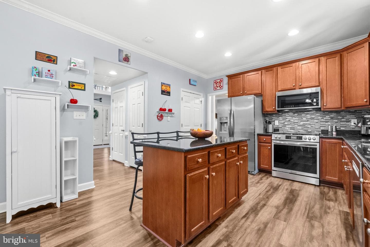90 Maplewood Drive photo 8