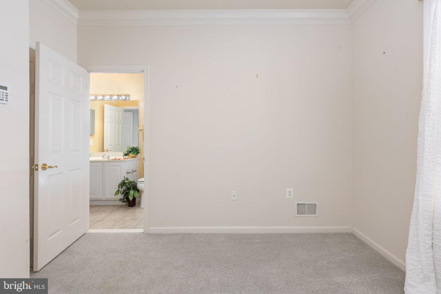 12 Hanover Drive photo 69
