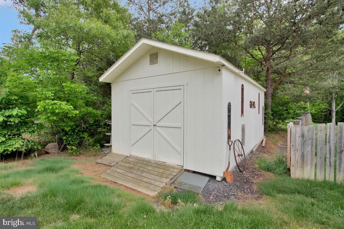15 Burke Drive photo 41