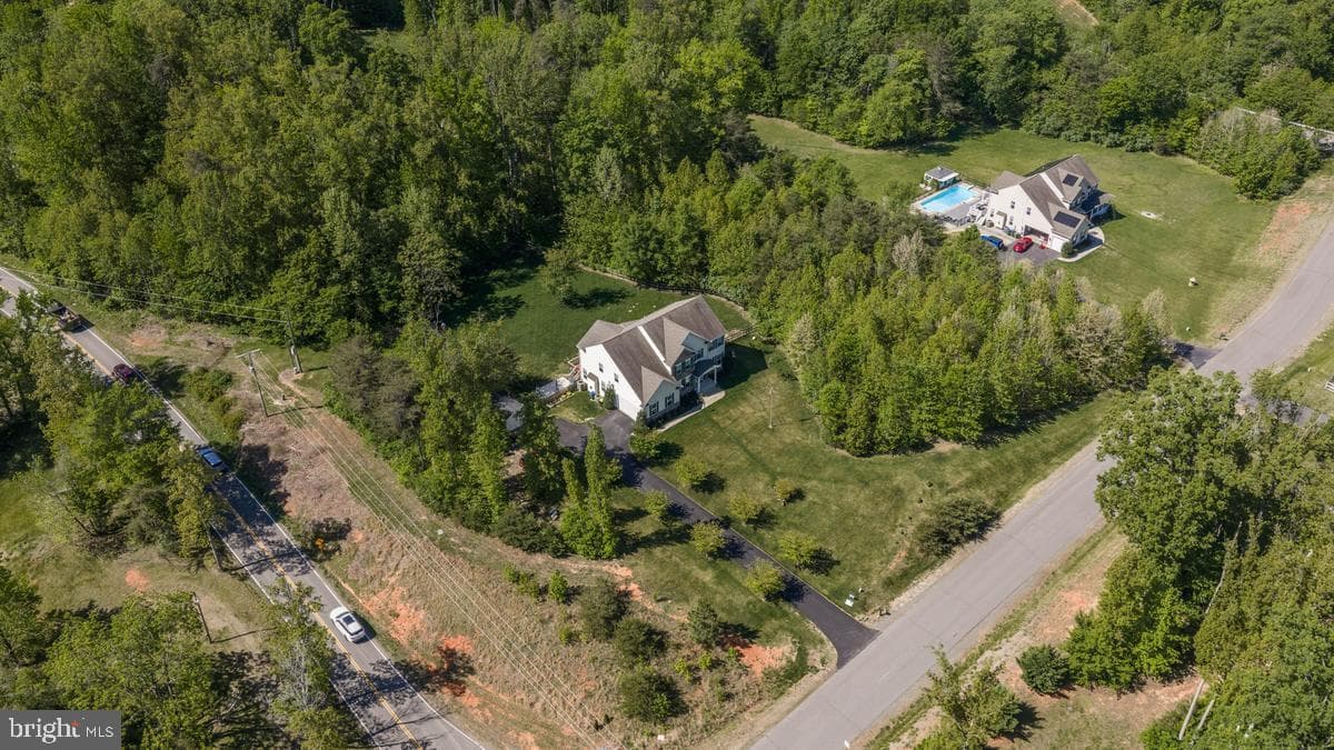 15 Burke Drive photo 47
