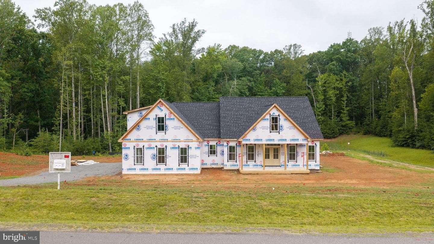 38 Dahlia Ln, Fredericksburg