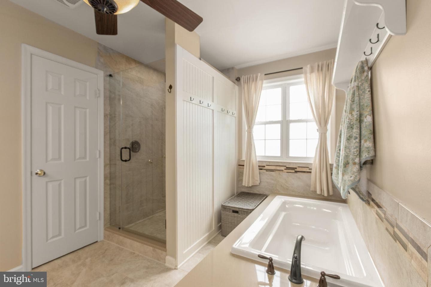 24 Tavern Road photo 41