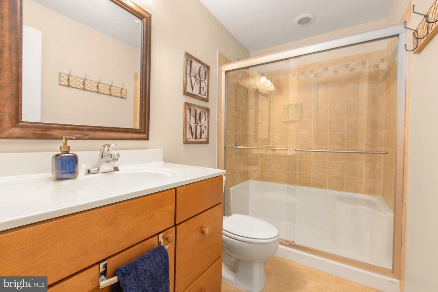 24 Tavern Road photo 64