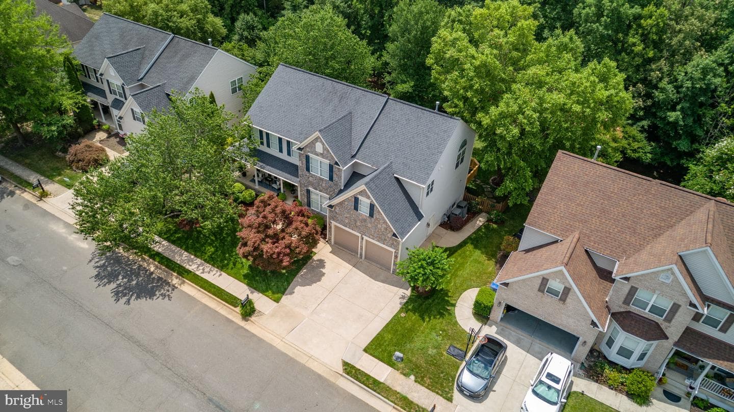 24 Tavern Road photo 81