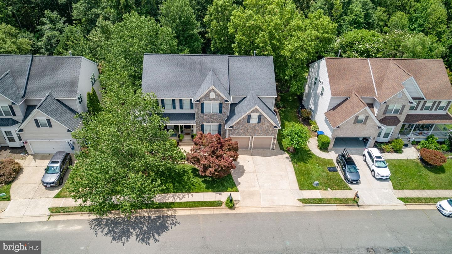 24 Tavern Road photo 82