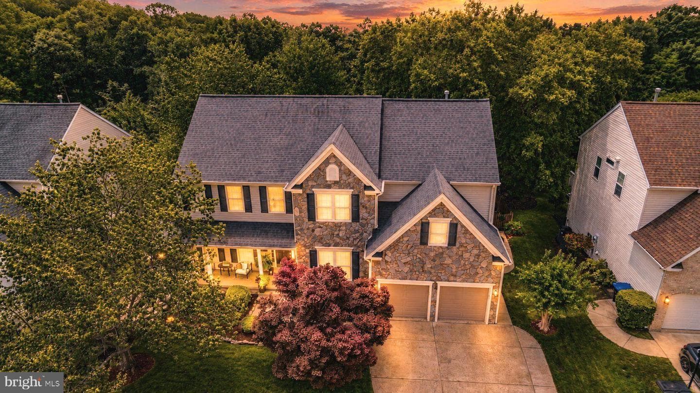 24 Tavern Road photo 89
