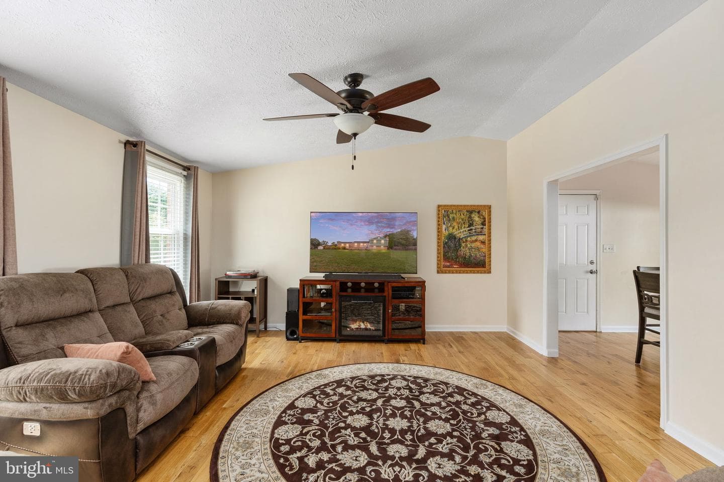 400 Collingwood Drive photo 10