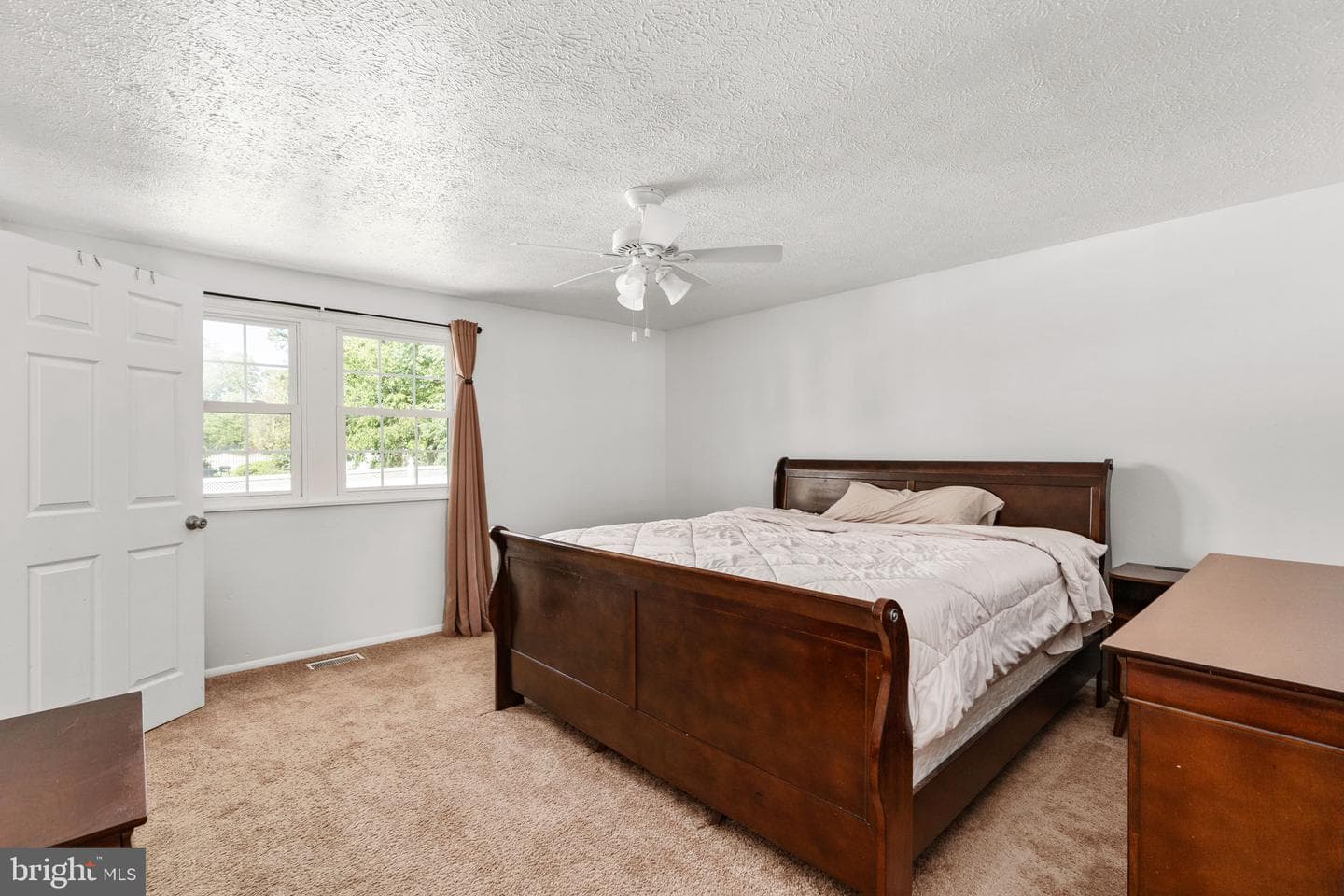 400 Collingwood Drive photo 23