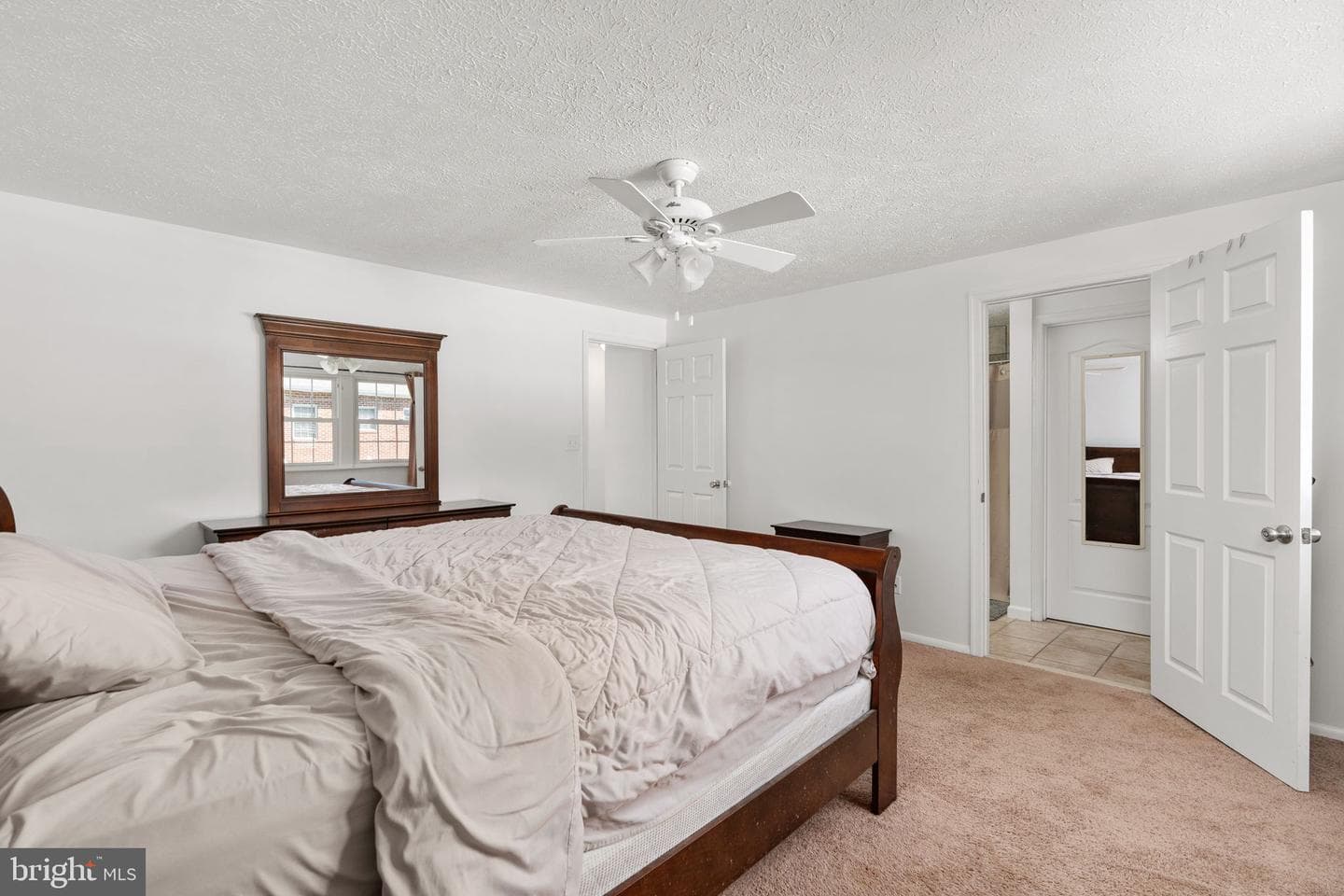 400 Collingwood Drive photo 24