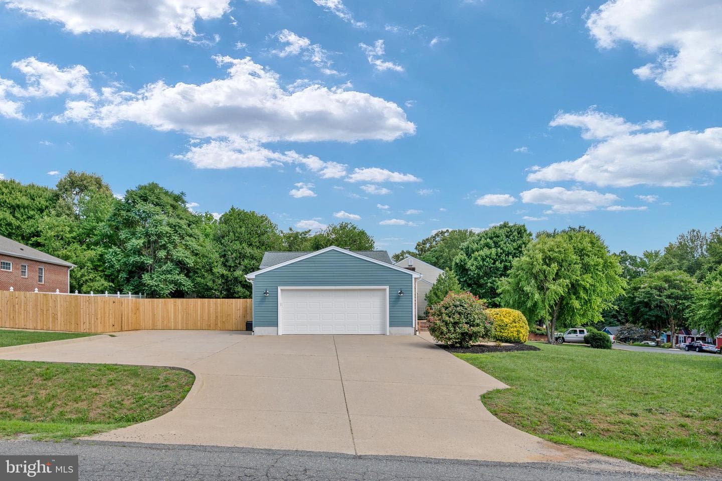 400 Collingwood Drive photo 49
