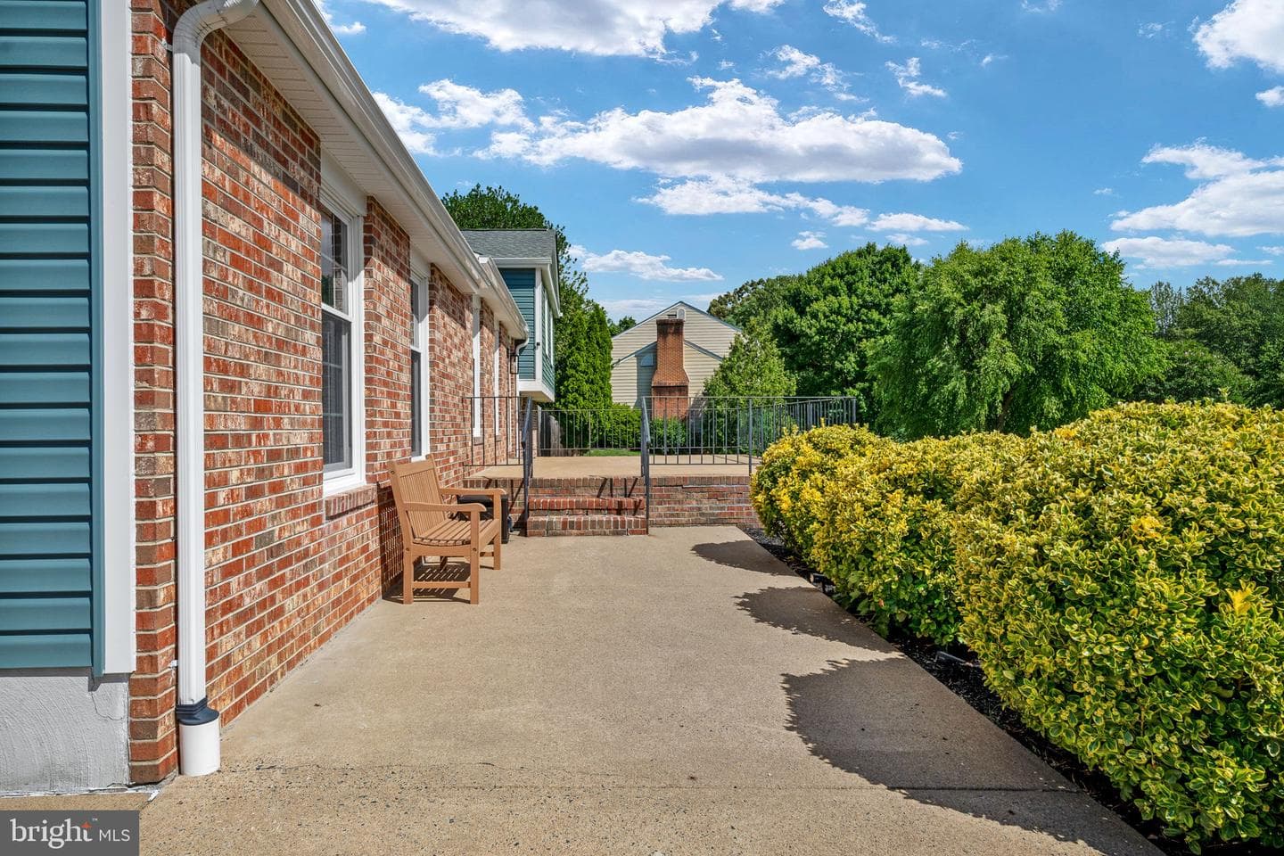400 Collingwood Drive photo 6
