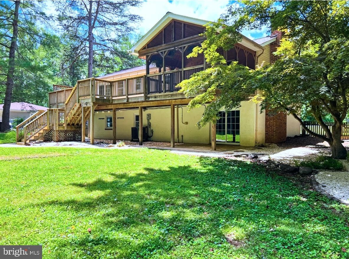 12 Clover Hill Drive photo 3
