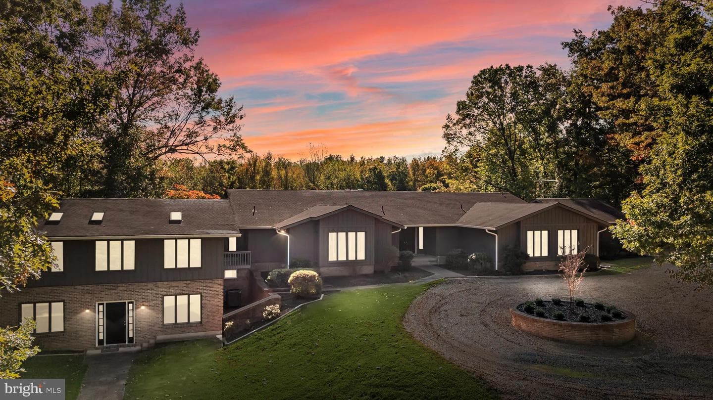 20 Cessna Lane, Fredericksburg