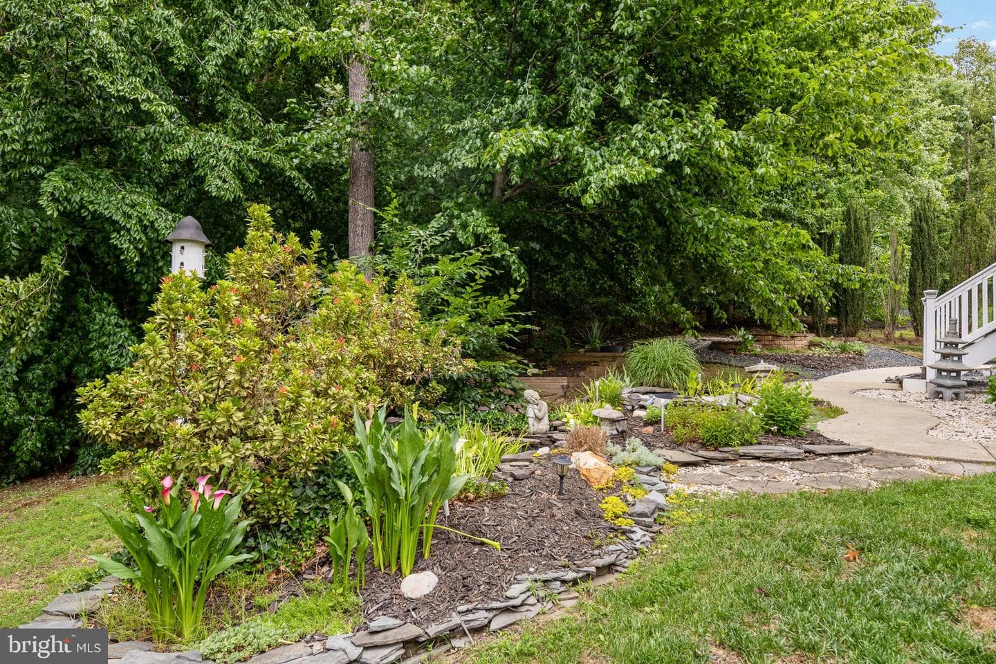 31 Garnet Way photo 100