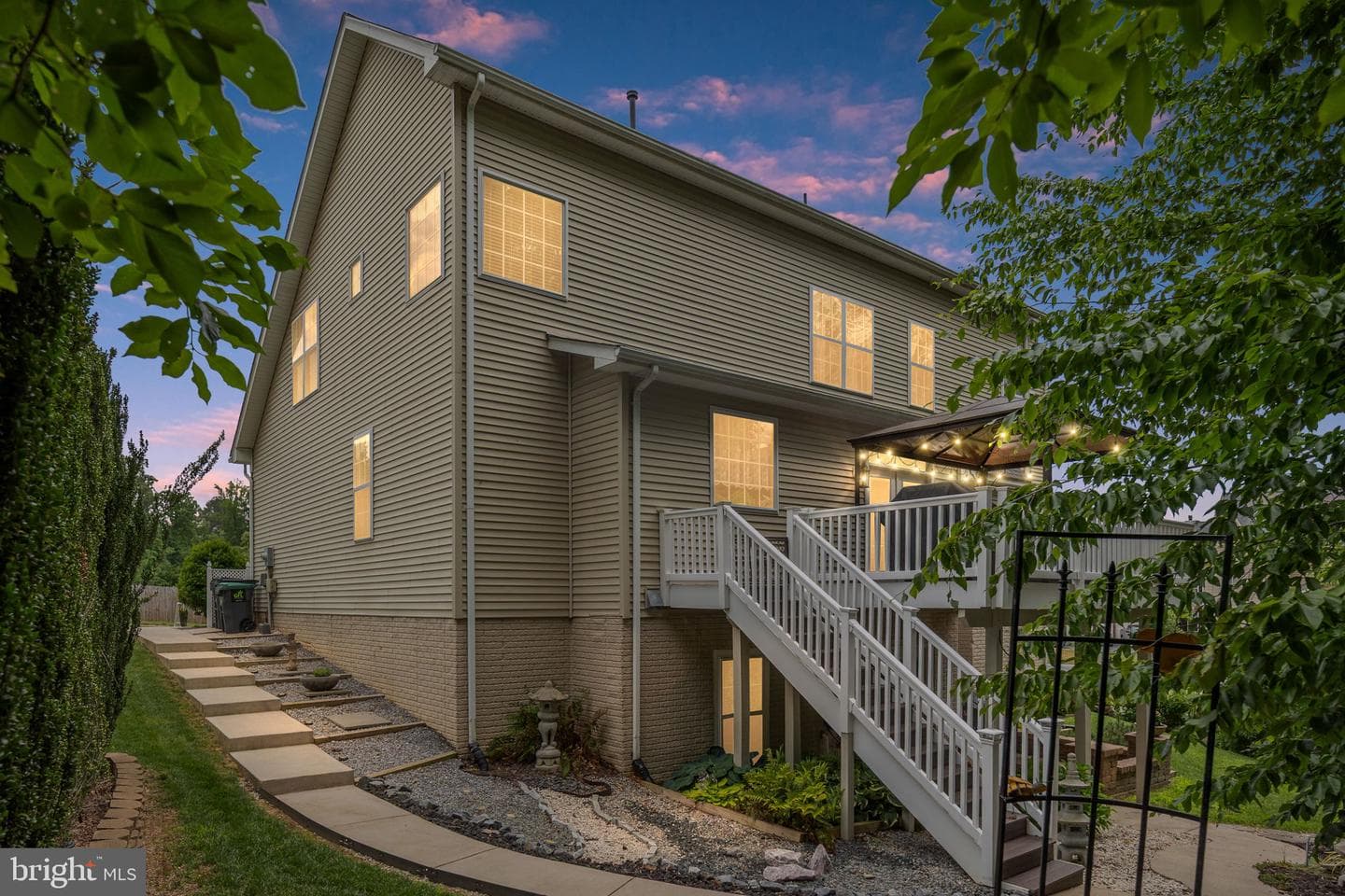 31 Garnet Way photo 3