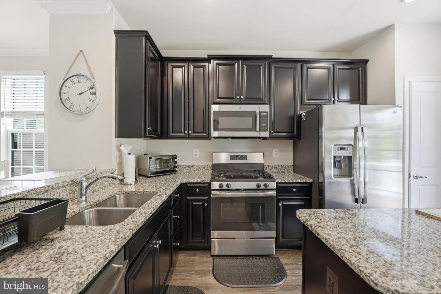 618 Streamview Drive photo 6
