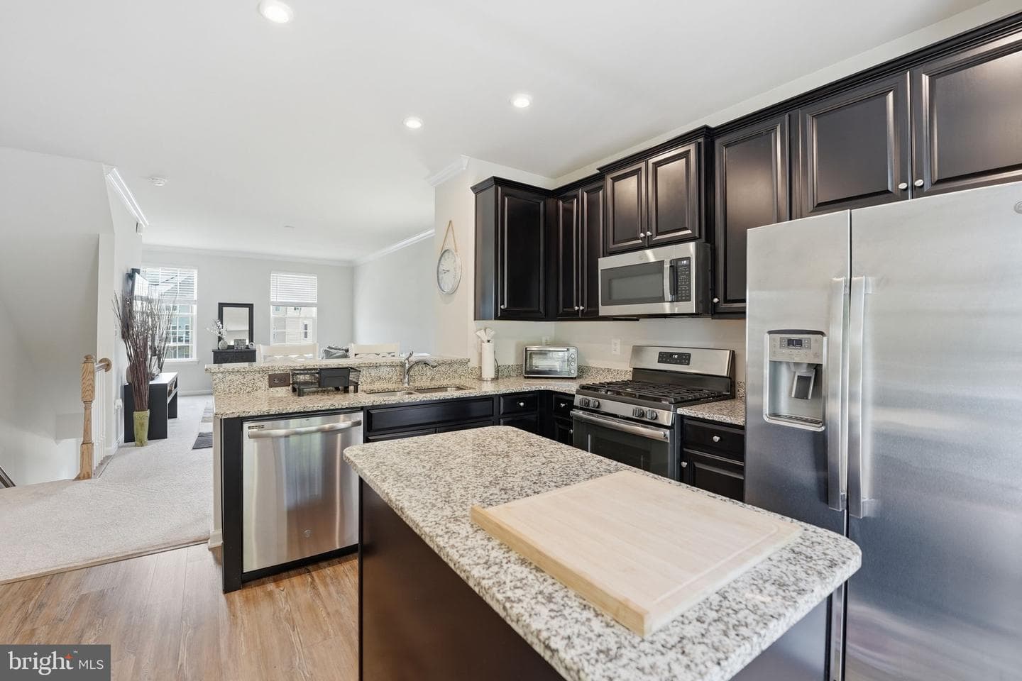 618 Streamview Drive photo 9