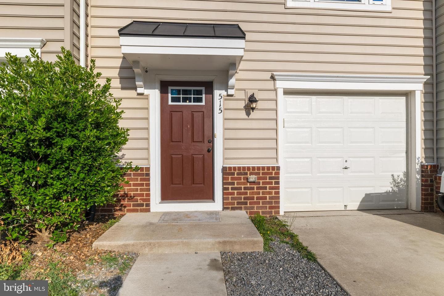 515 Streamview Drive photo 3
