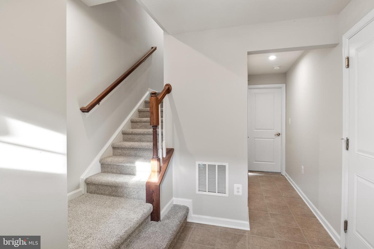 515 Streamview Drive photo 9