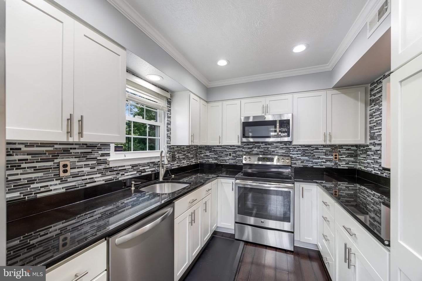 108 Shaw Court photo 5