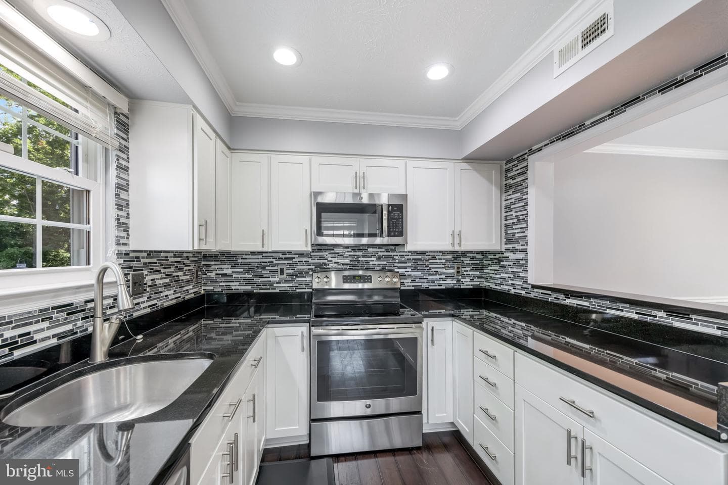 108 Shaw Court photo 6