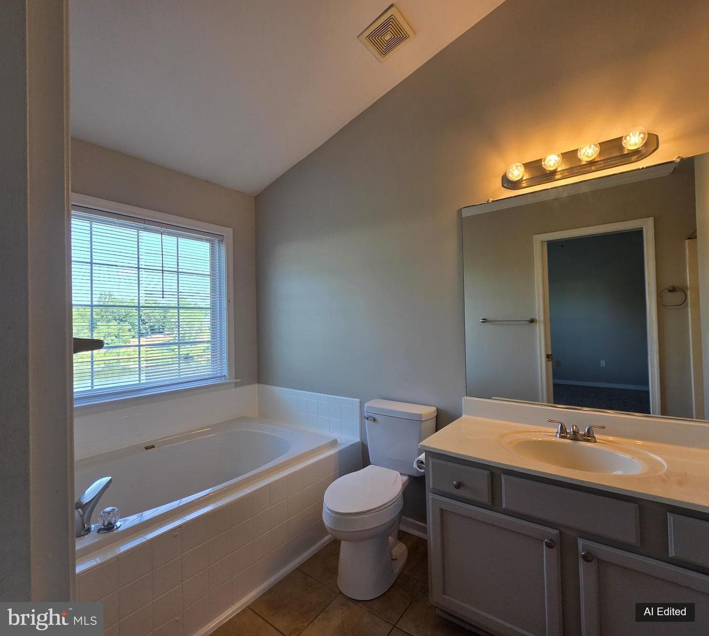408 Munsons Hill Court photo 14