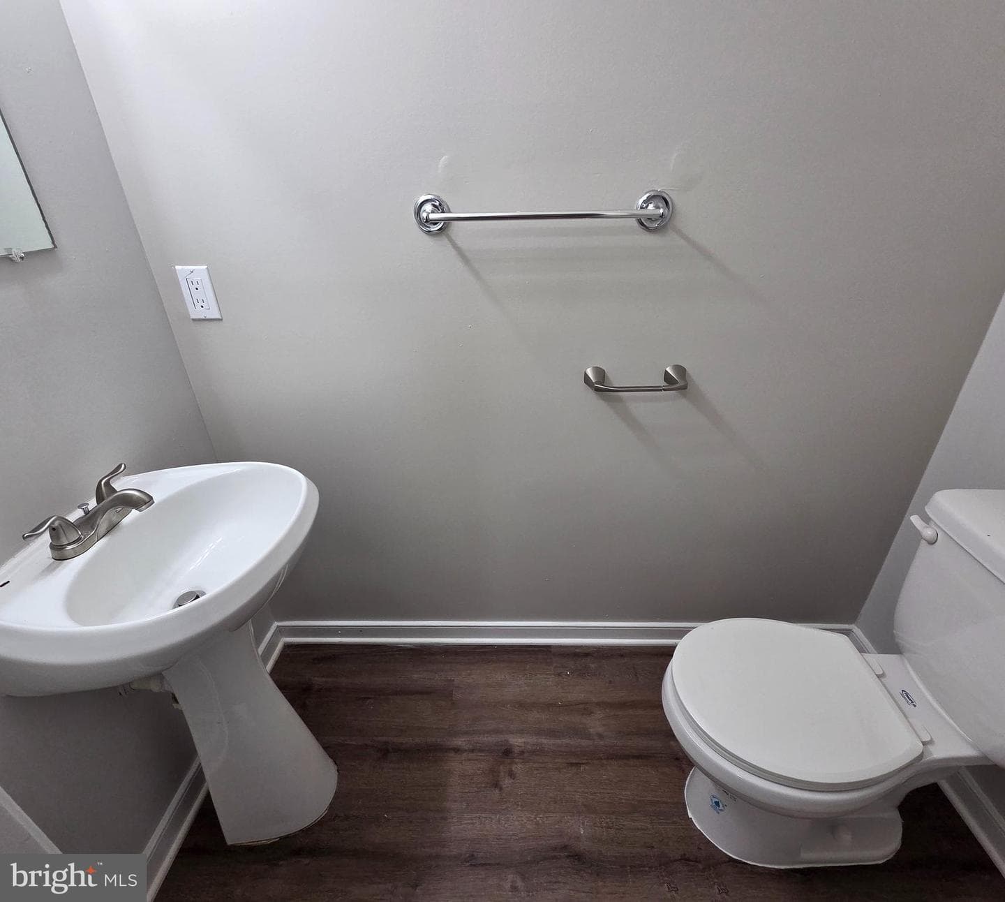408 Munsons Hill Court photo 22