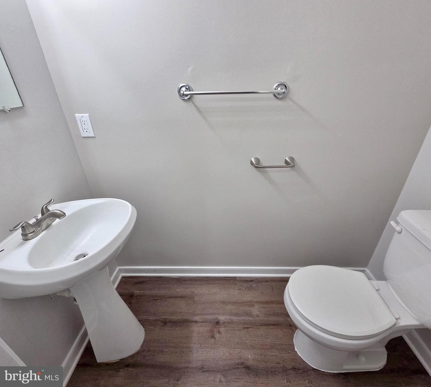 408 Munsons Hill Court photo 24