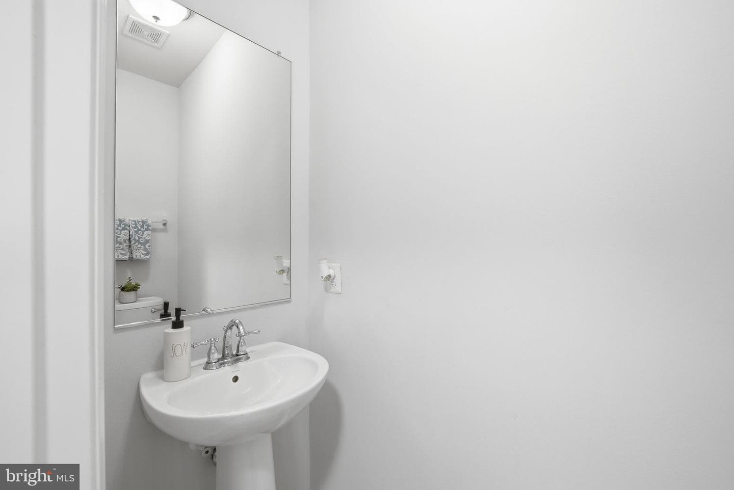 214 Shields Road photo 16