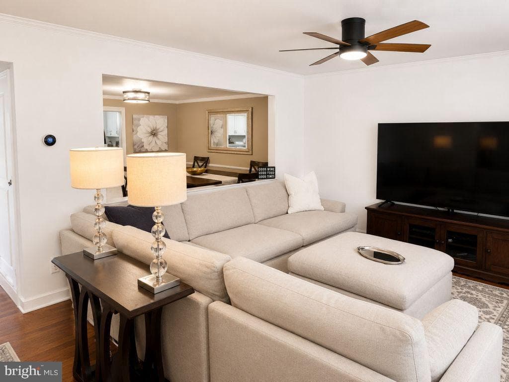 1012 James Madison Circle photo 12