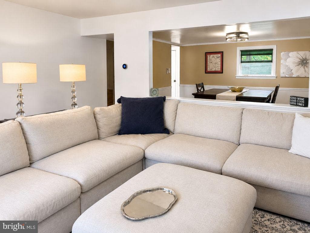 1012 James Madison Circle photo 13