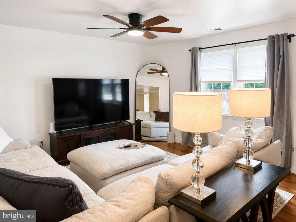 1012 James Madison Circle photo 16