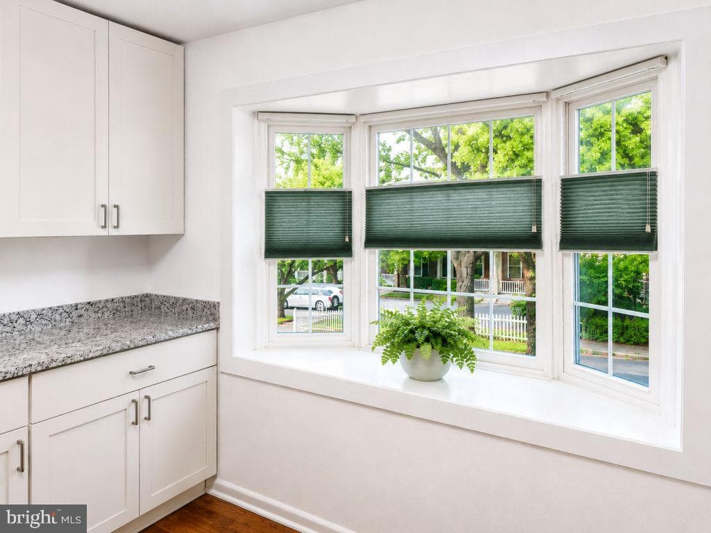 1012 James Madison Circle photo 6