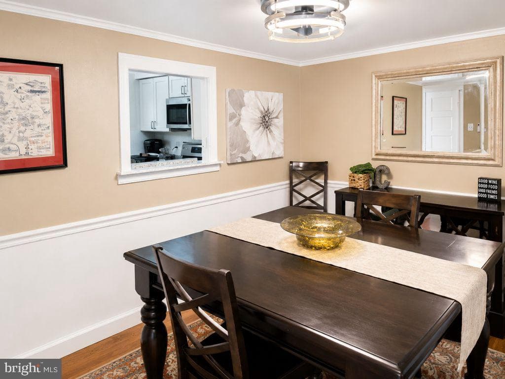 1012 James Madison Circle photo 7
