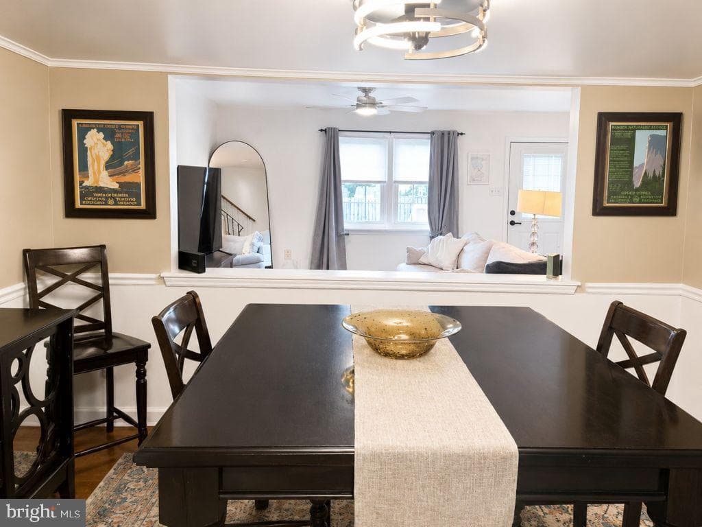 1012 James Madison Circle photo 9