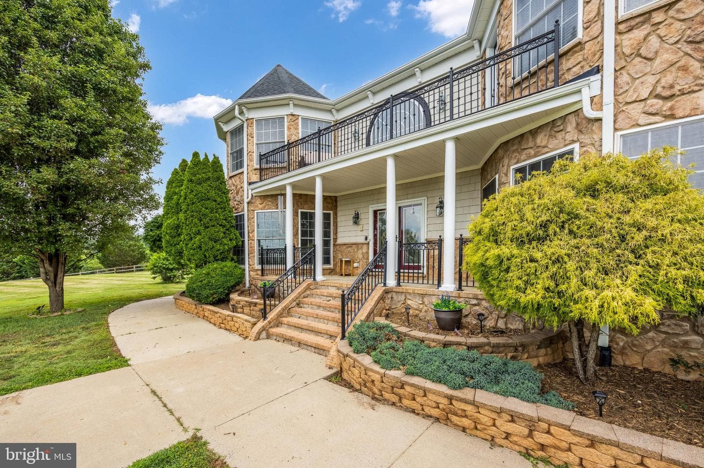 65 Equestrian Drive photo 3