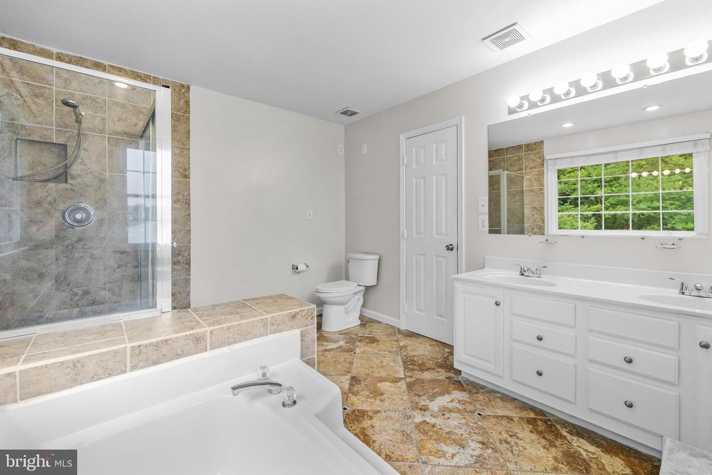 38 Willow Glen Court photo 27