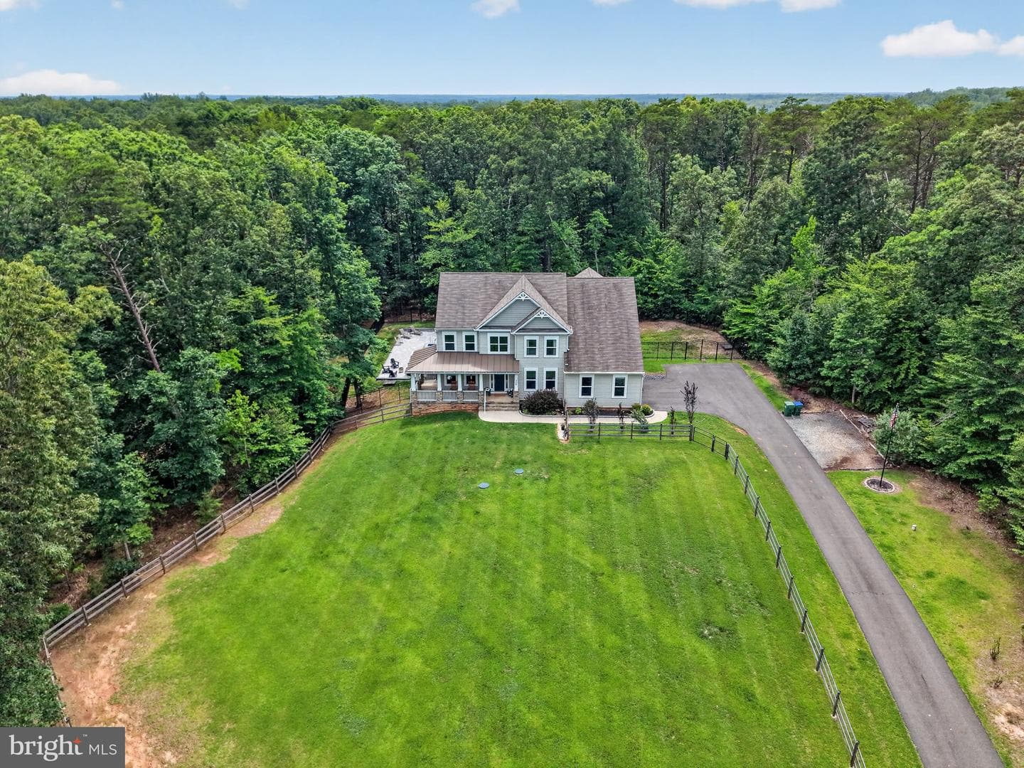 526 Fair Havens Lane photo 3