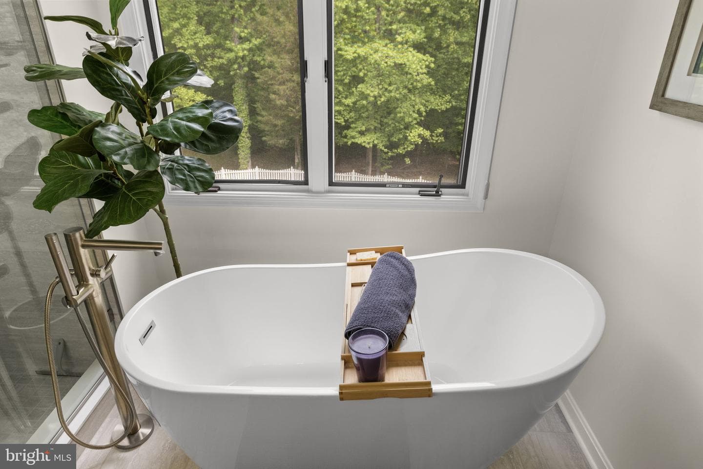 100 Boscobel Road photo 42