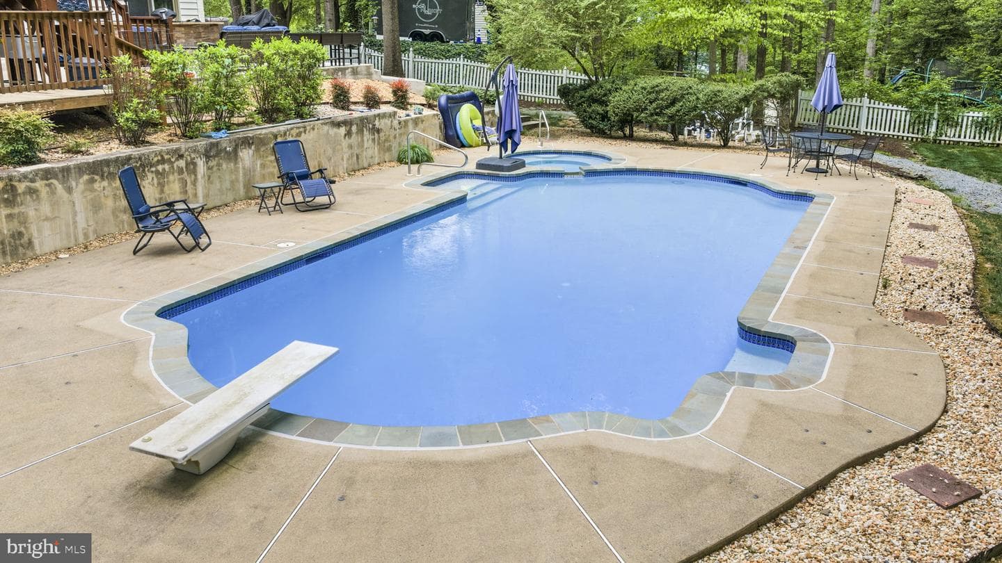 100 Boscobel Road photo 63