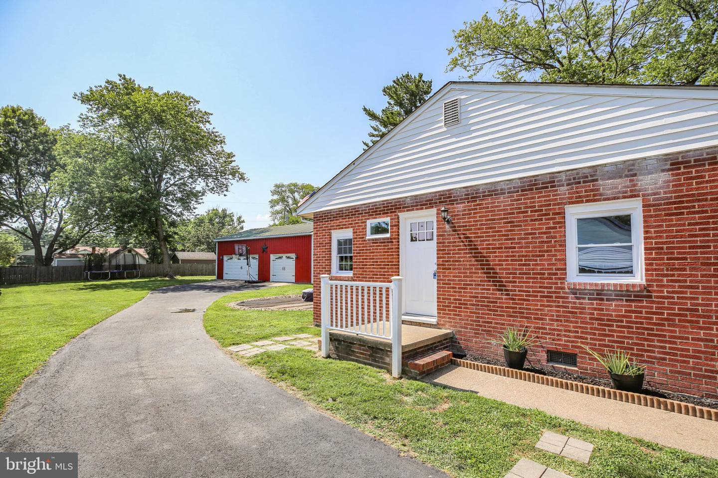 607 Culpeper Street photo 32